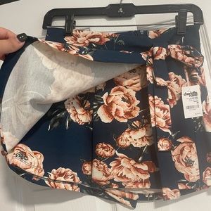 NWT CHARLOTTE RUSSE SKORT